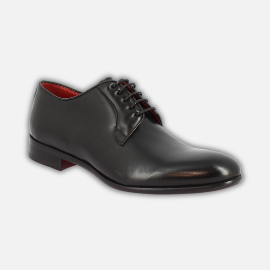 Men's handmade lace-up shoes in black leather