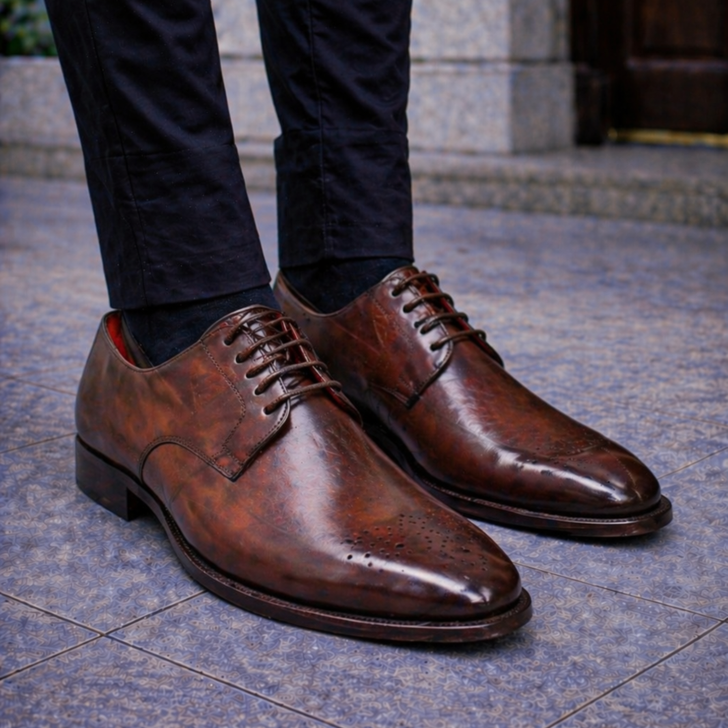Men's derby in dark brown leather with square toe with design