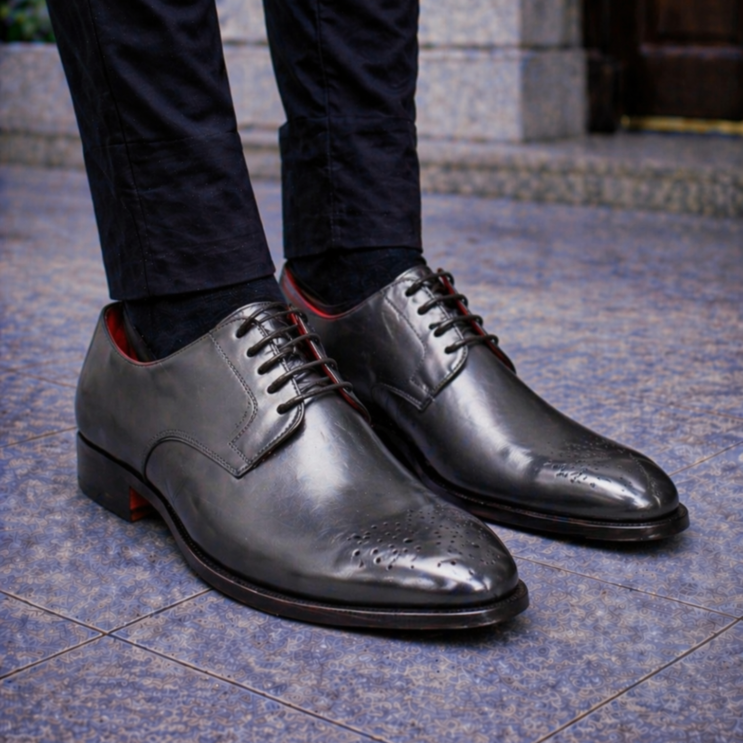 Men's Derby in smooth black leather with square toe and design