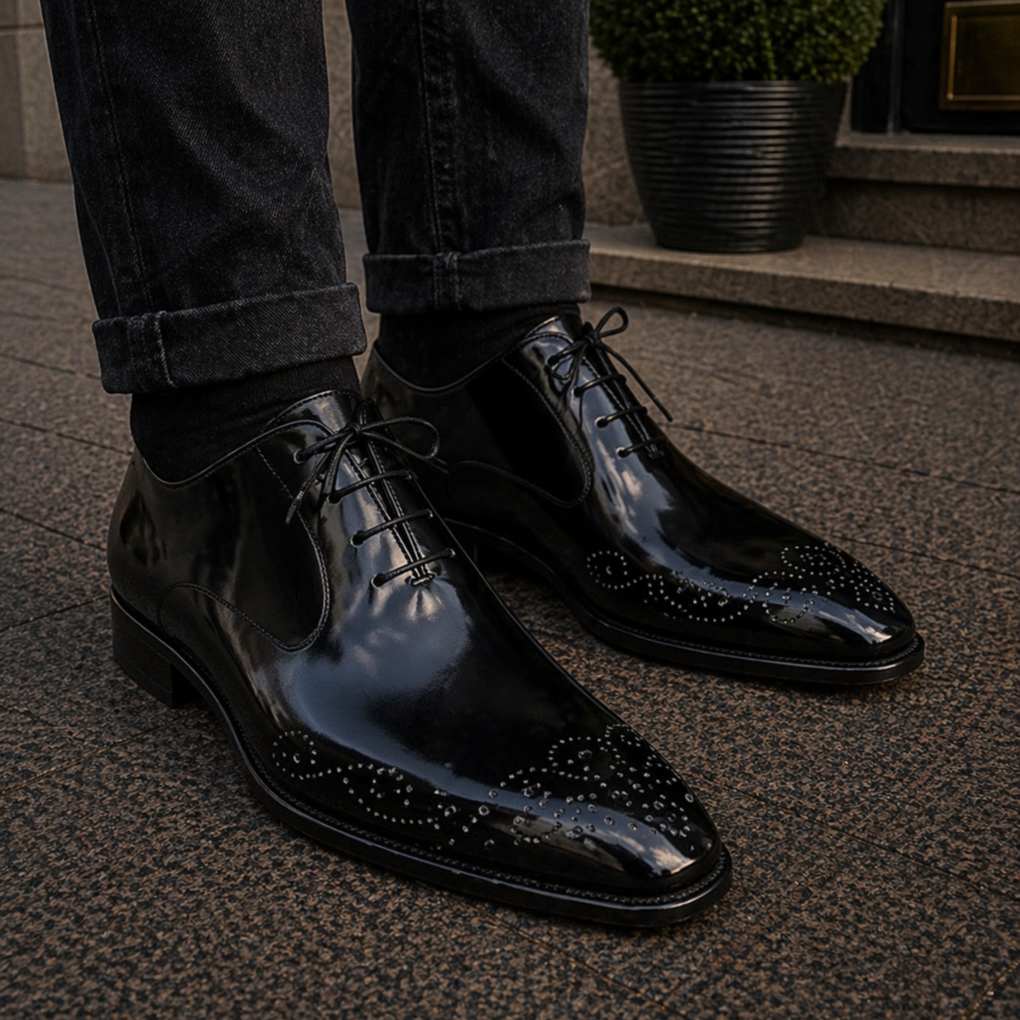 Men's Handmade Black Leather Medallion Toe Shoes