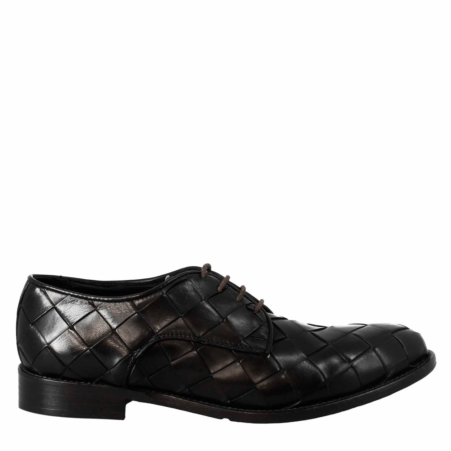 Elegant vintage black derby for men in woven leather