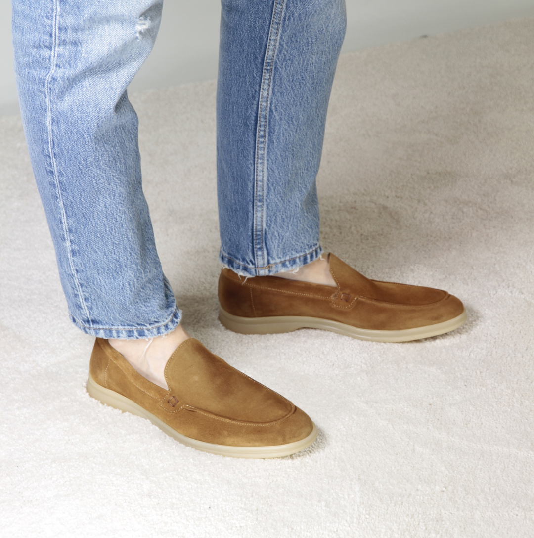 Casual men's moccasin in light brown suede