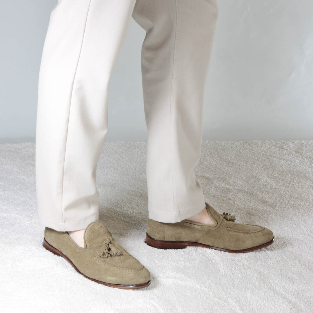 Handmade suede moccasin with beige tassels